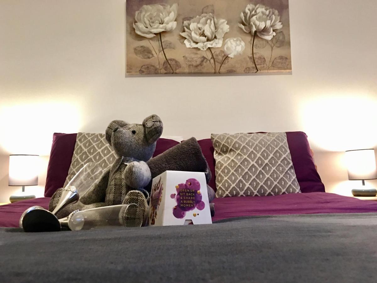 Central Spacious 2 Bedroom By Union Square Free Parking Абърдийн Екстериор снимка