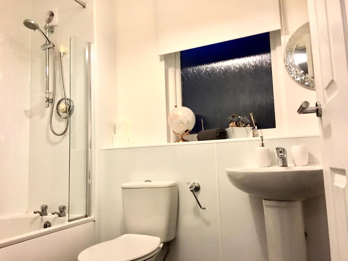 Central Spacious 2 Bedroom By Union Square Free Parking Абърдийн Екстериор снимка